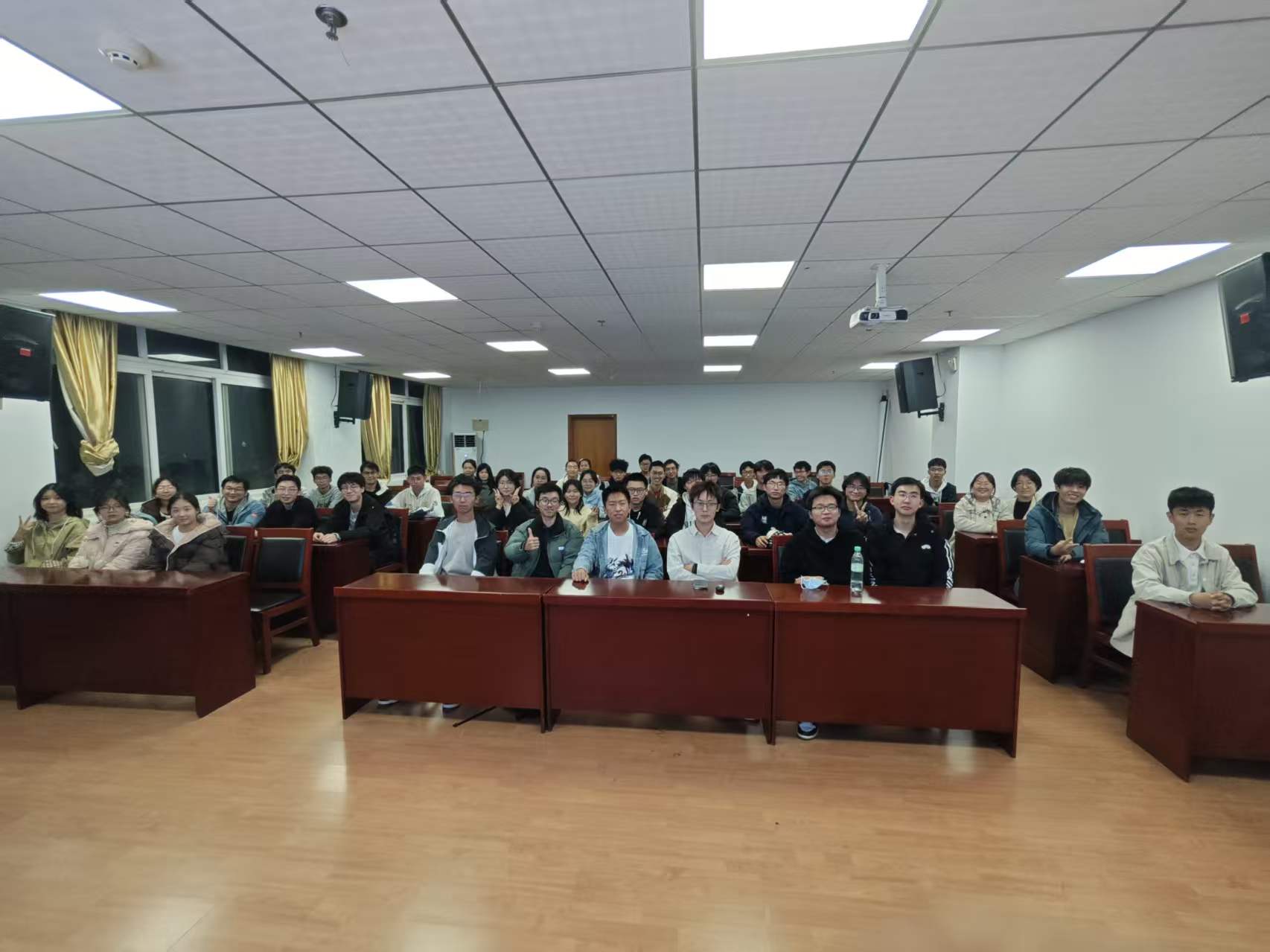 电子科技协会大合影